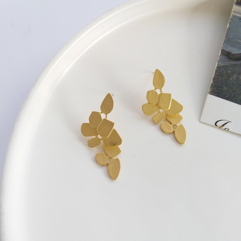 BowLift | Elegant Timeless Leaf Retro Earrings