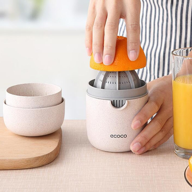 JuicySqueeze Juicer – Anti-slip and Modern Design Bowlift