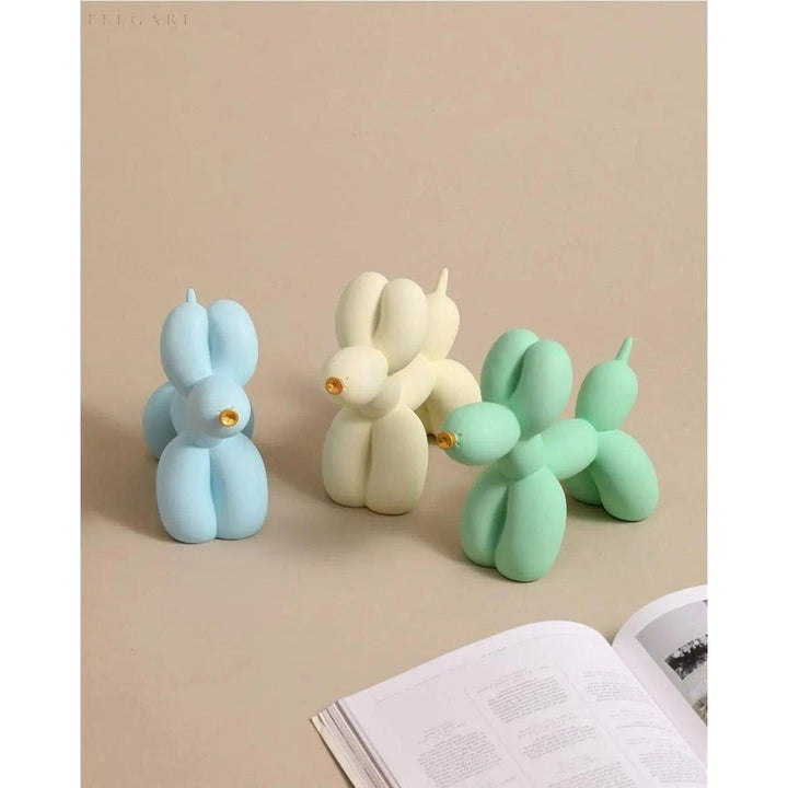 Haku - Balloon dog figure with golden snout | Bowlift