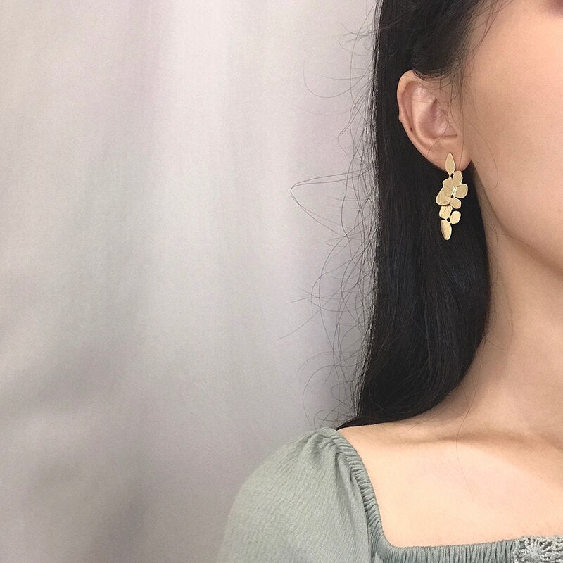 BowLift | Elegant Timeless Leaf Retro Earrings
