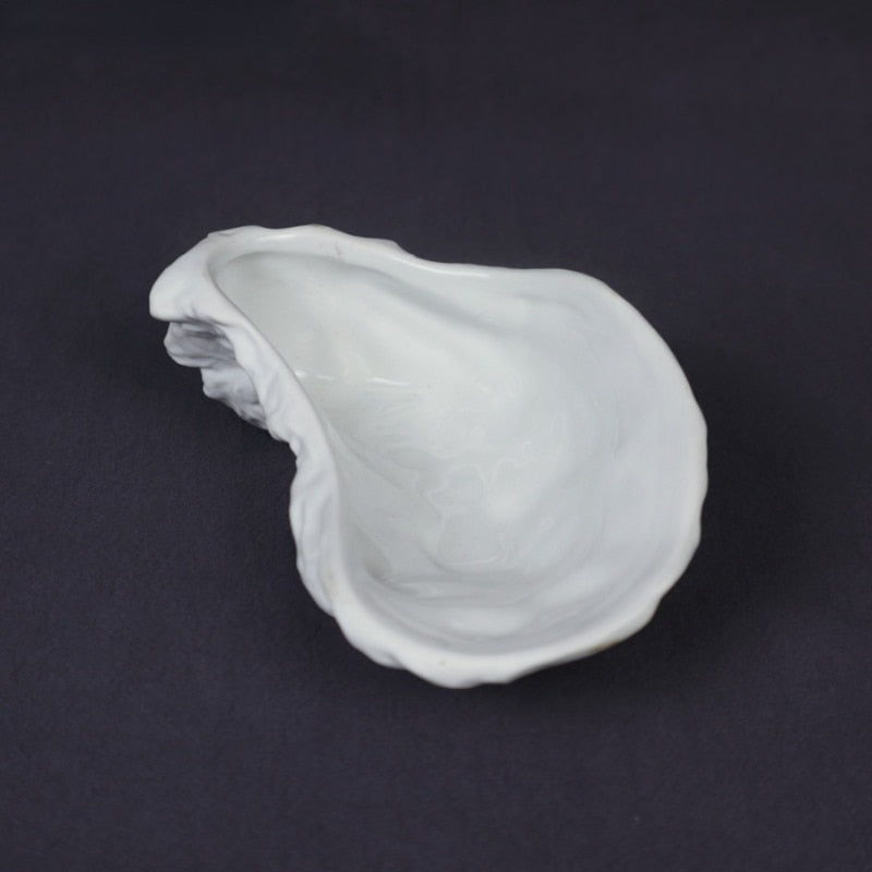 BowLift | Oyster Shaped Ceramic Plate