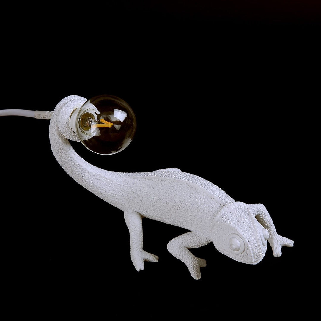 BowLift | Resin Lizard Table Lamp - Elegant Lizard Table Lamp made of Resin for Modern Interior