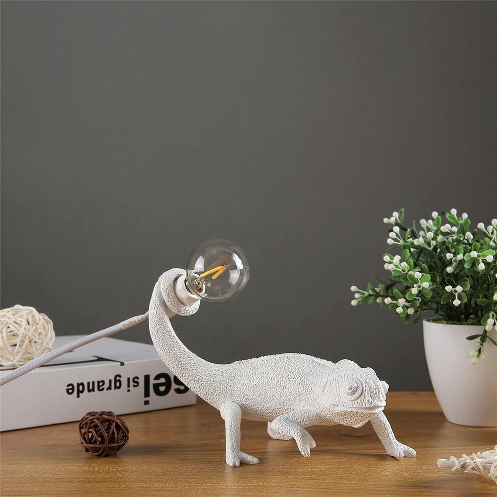 BowLift | Resin Lizard Table Lamp - Elegant Lizard Table Lamp made of Resin for Modern Interior