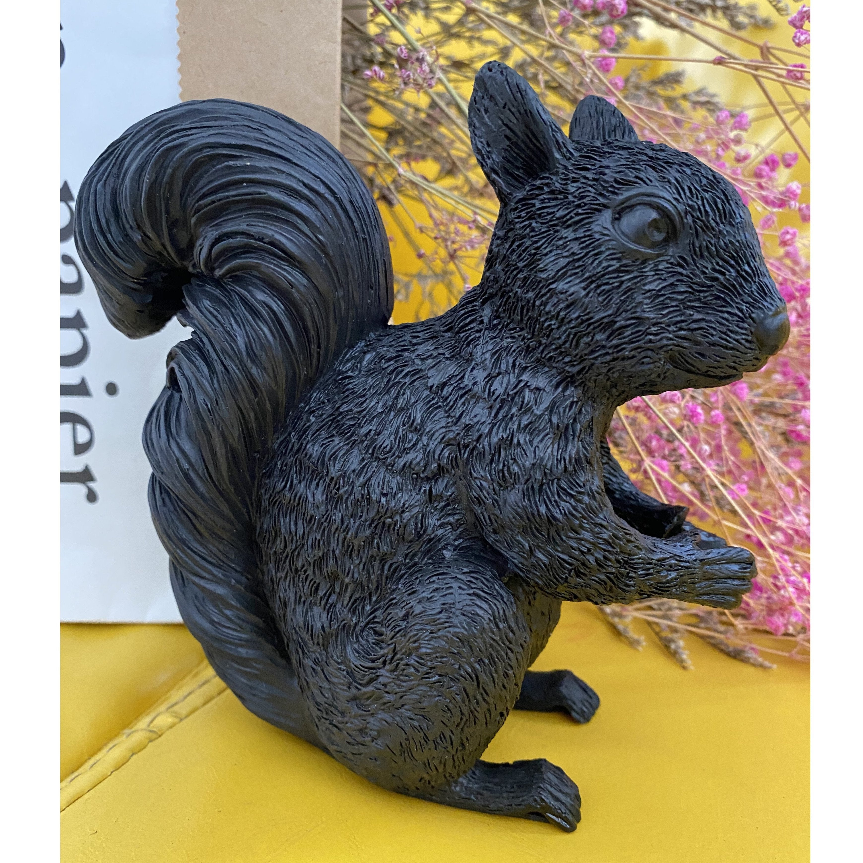 BowLift | ForestGlow - Sophisticated Squirrel Lamp