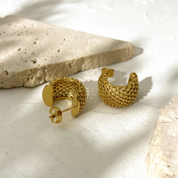 BowLift | 18k Mesh C Hoop Earrings