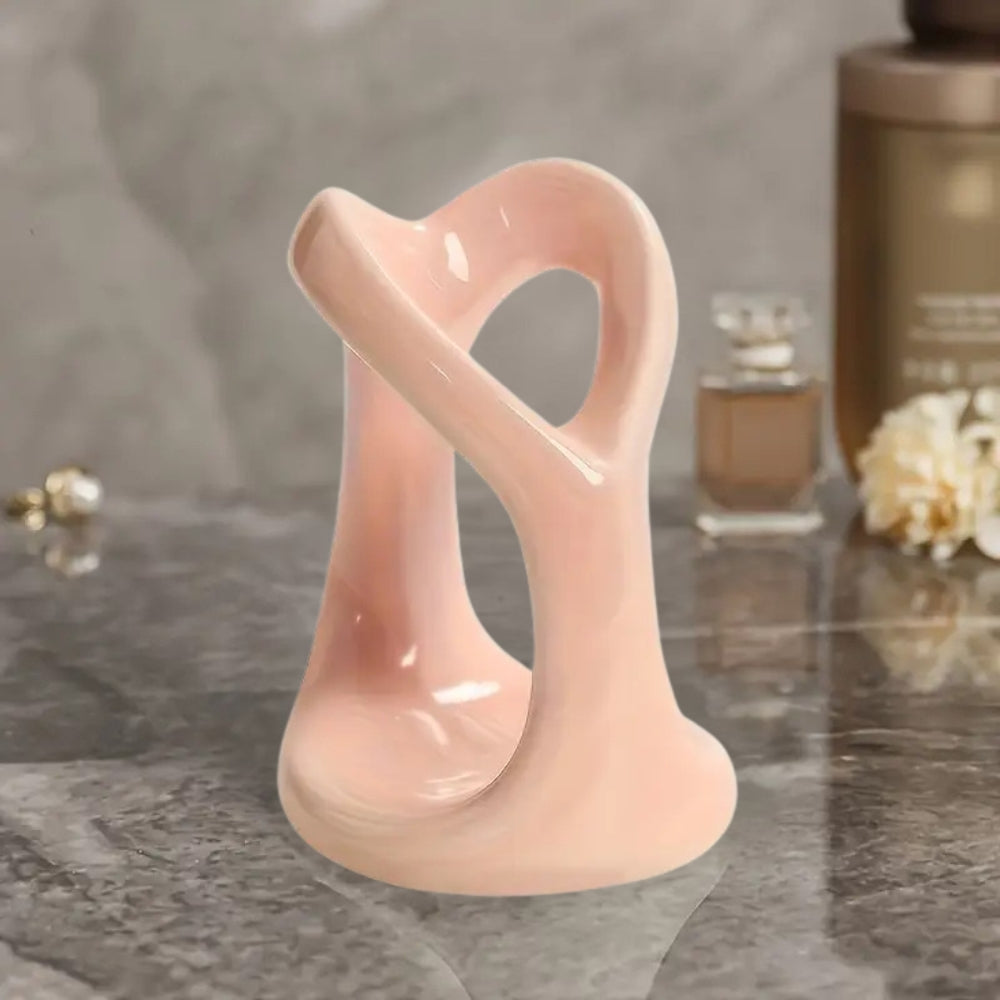 BowLift | Heart-Shaped Ceramic Toothbrush Holder