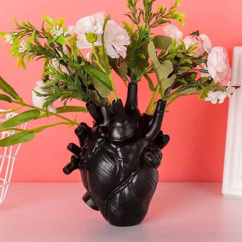 BowLift | Heart-shaped Resin Art Vase – Elegant, creative flower decoration