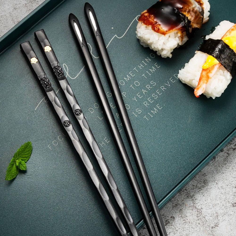 BowLift | Tradition and Class – Hand-Painted Chopsticks