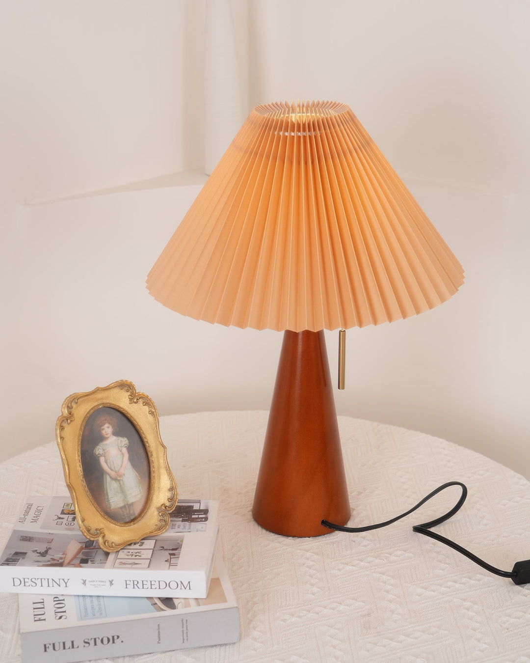 BowLift | AntiqueRadiance – Elegant Wood and Metal Table Lamp