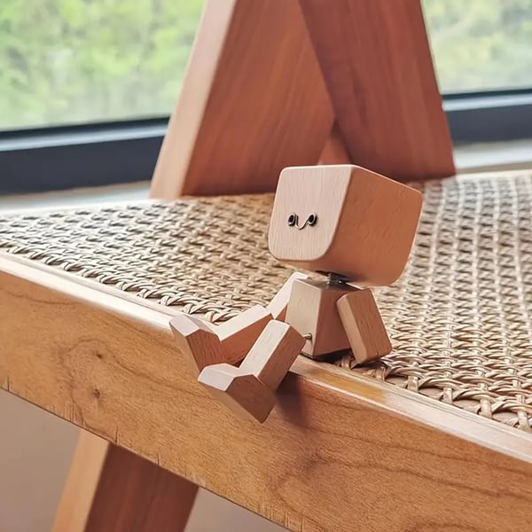 BowLift | Wooden Decoration Figure with Movable Rocking Function and Interchangeable Faces