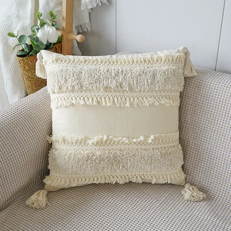 BowLift | Decorative Cushion with Texture Pattern and Fringes