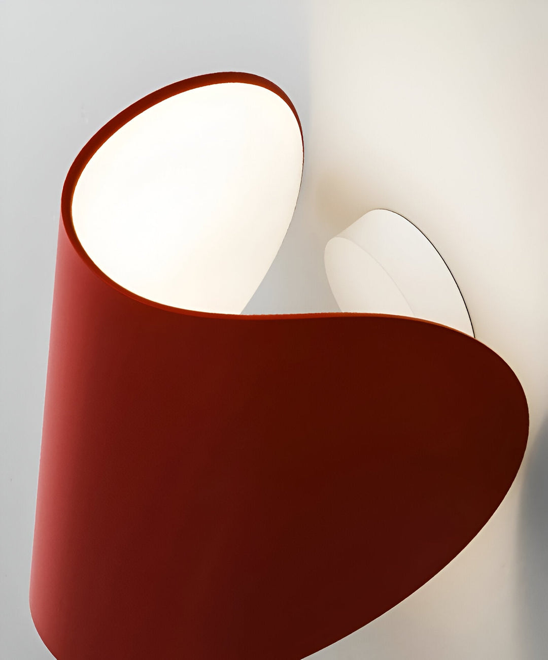 BowLift | Swivel Metal Wall Lamp with Curved Design, Ideal for Any Room