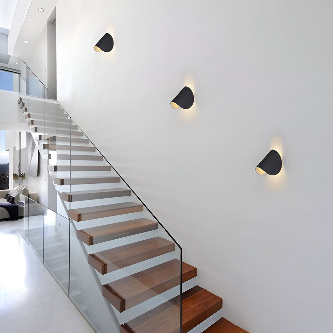 BowLift | Swivel Metal Wall Lamp with Curved Design, Ideal for Any Room