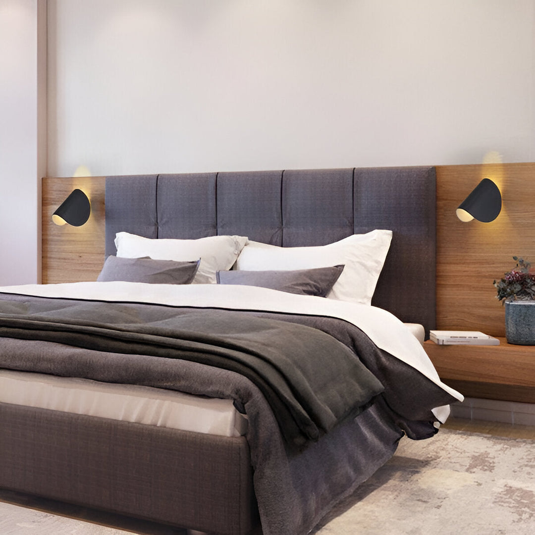BowLift | Swivel Metal Wall Lamp with Curved Design, Ideal for Any Room