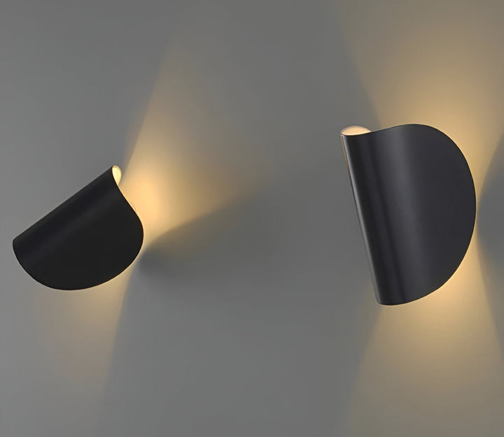 BowLift | Swivel Metal Wall Lamp with Curved Design, Ideal for Any Room
