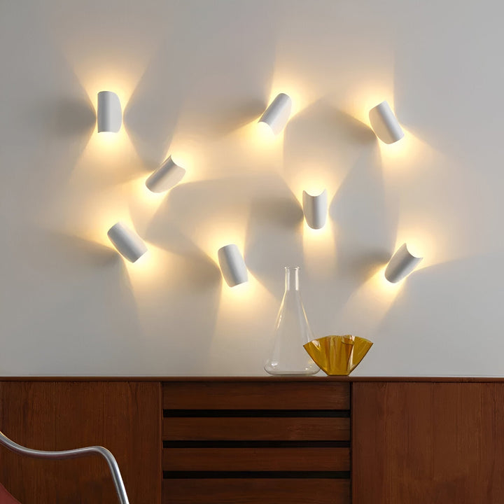 BowLift | Swivel Metal Wall Lamp with Curved Design, Ideal for Any Room