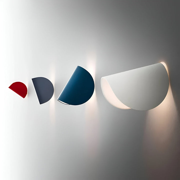 BowLift | Swivel Metal Wall Lamp with Curved Design, Ideal for Any Room