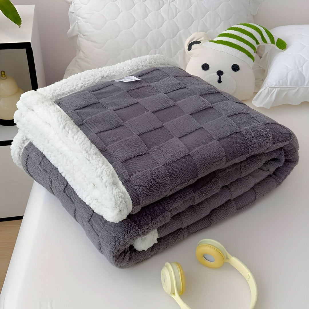 BowLift | WINTERLOFT – Reversible Fleece Blanket