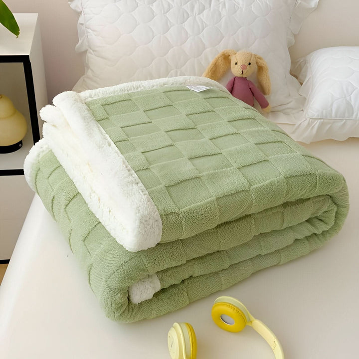 BowLift | WINTERLOFT – Reversible Fleece Blanket