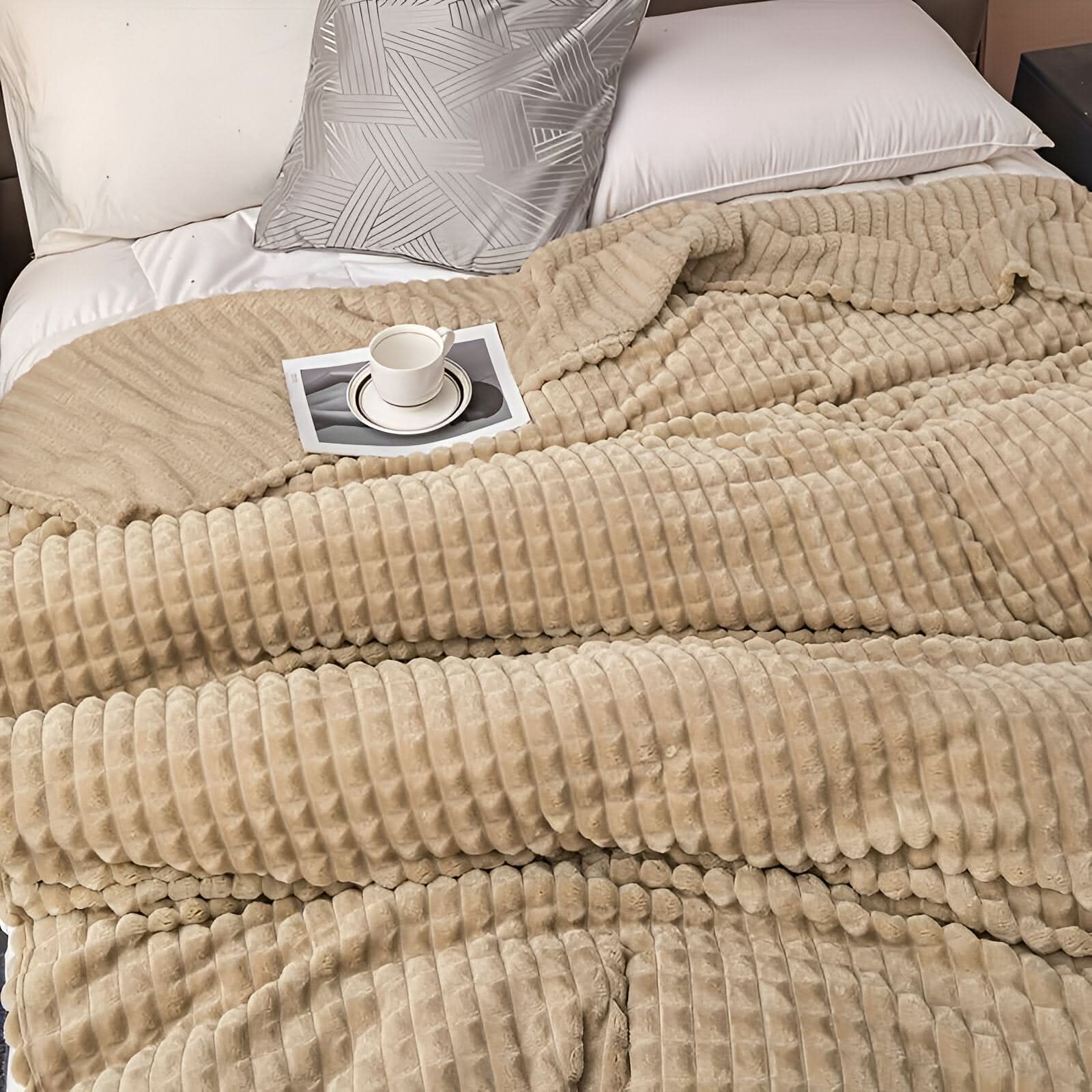 BowLift | CORALWAVE – Ultra-soft Textured Fleece Blanket