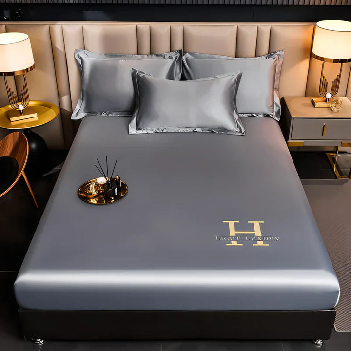BowLift | Breathable Satin Duvet Cover with Shiny Finish