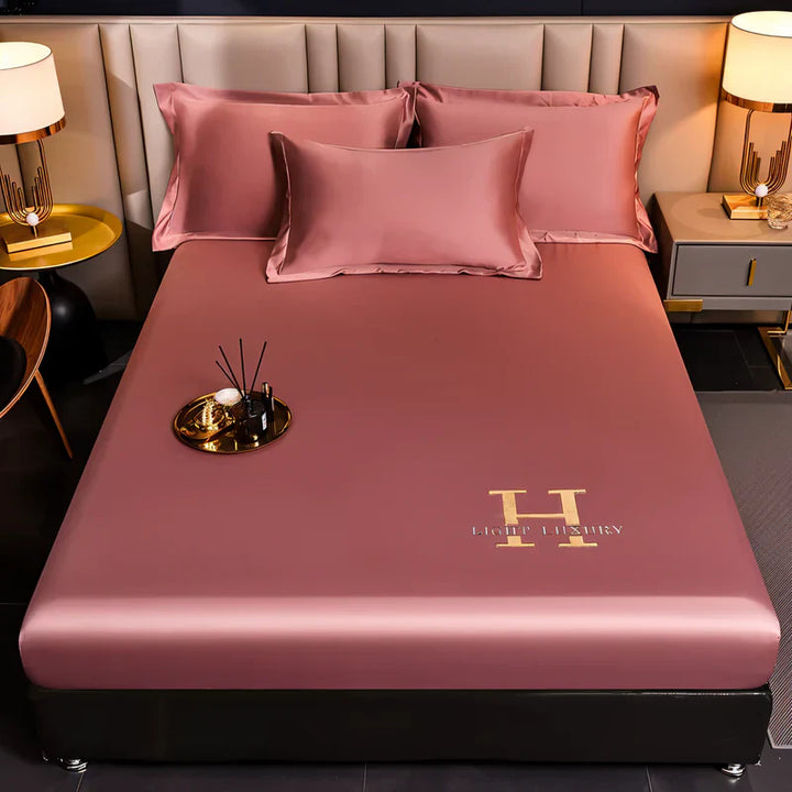 BowLift | Breathable Satin Duvet Cover with Shiny Finish
