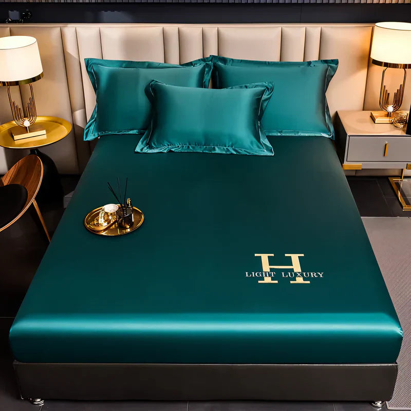 BowLift | Breathable Satin Duvet Cover with Shiny Finish