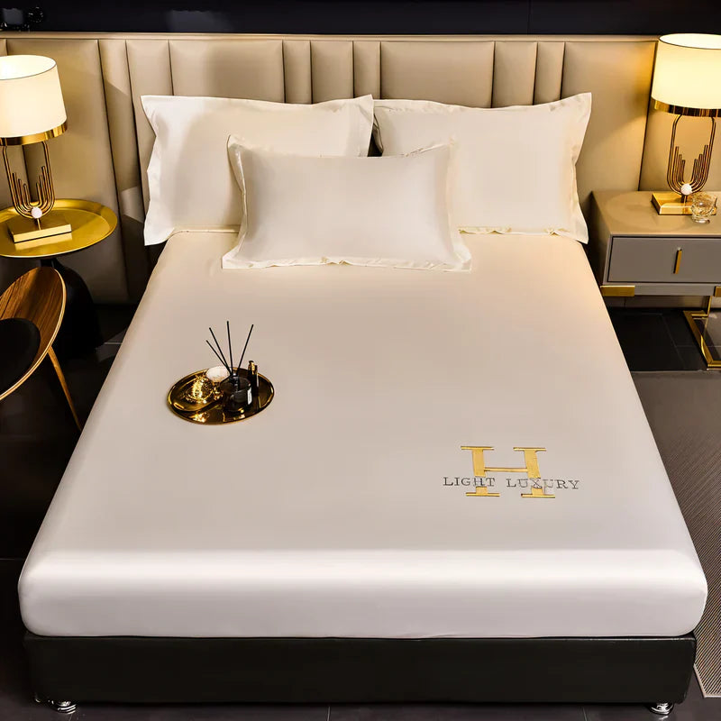 BowLift | Breathable Satin Duvet Cover with Shiny Finish