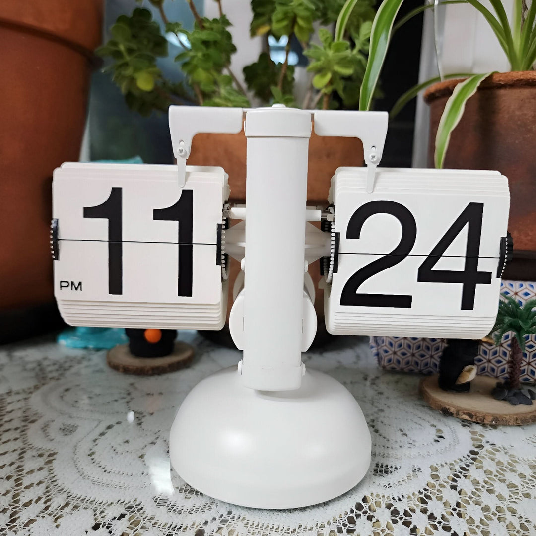 BowLift | Minimalist Flip Clock Automatic Retro Desk Clock