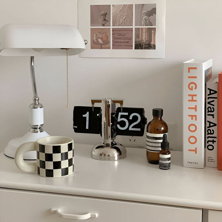 BowLift | Minimalist Flip Clock Automatic Retro Desk Clock