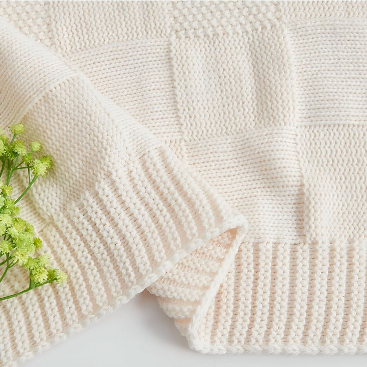 BowLift | MONOSTRIPE – Minimalistic knit blanket