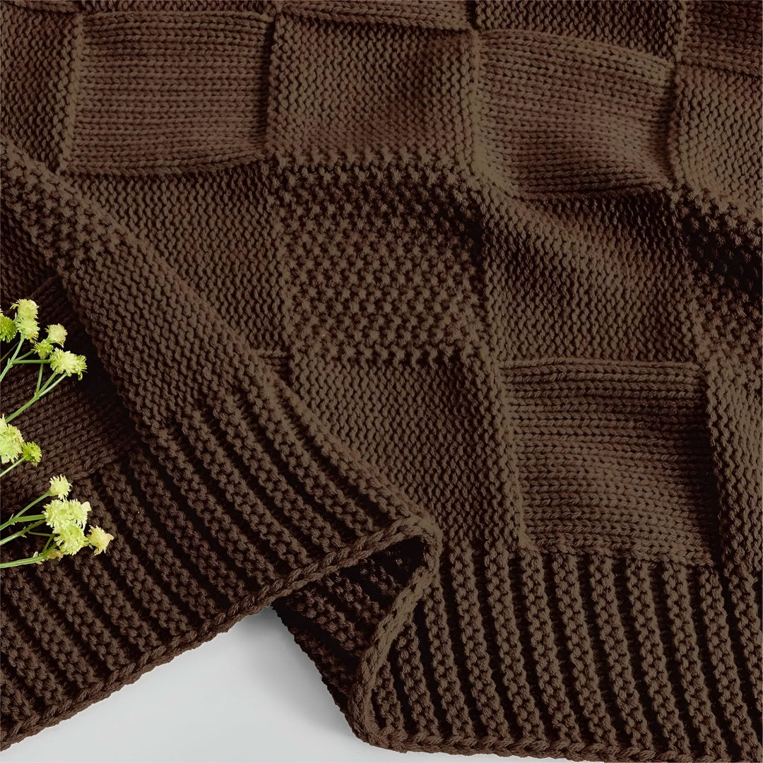 BowLift | MONOSTRIPE – Minimalistic knit blanket