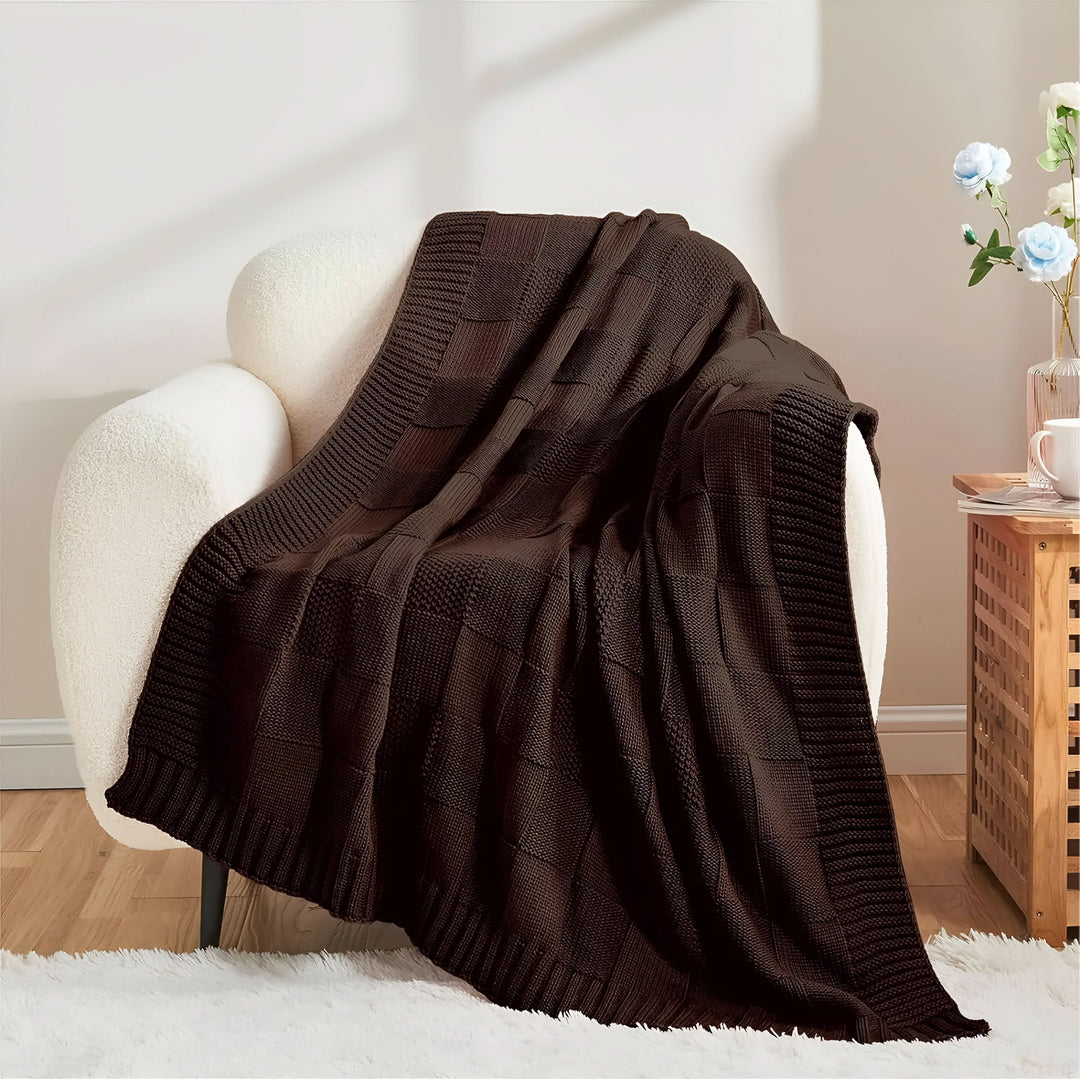 BowLift | MONOSTRIPE – Minimalistic knit blanket