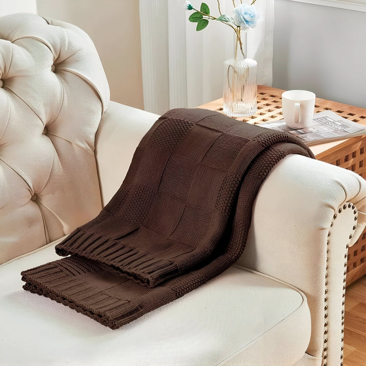 BowLift | MONOSTRIPE – Minimalistic knit blanket