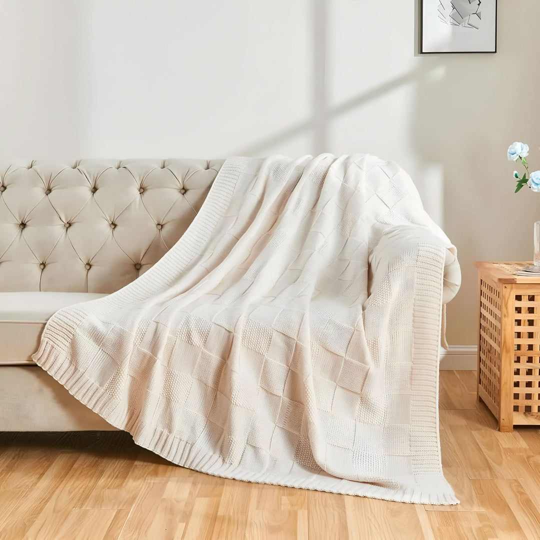 BowLift | MONOSTRIPE – Minimalistic knit blanket