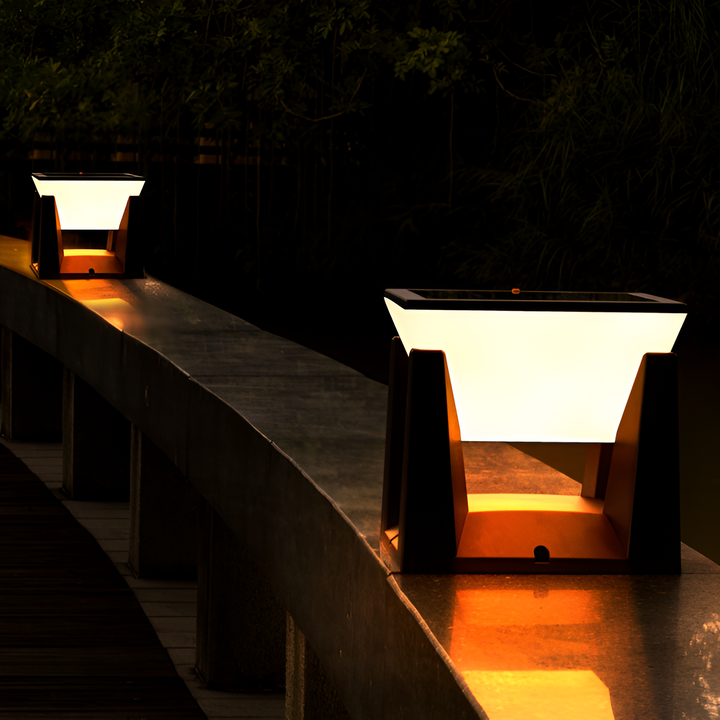 BowLift | Black Square Solar Lamp for the Garden