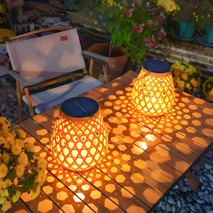 BowLift | Solar Garden Lamp with Braided Bamboo Look