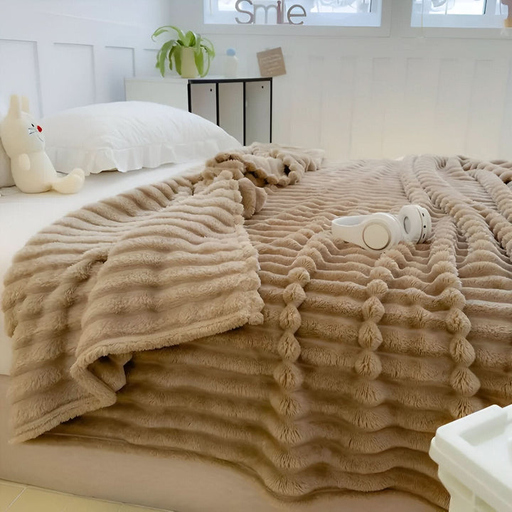BowLift | STRIPEPLUSH – Soft Striped Fleece Blanket