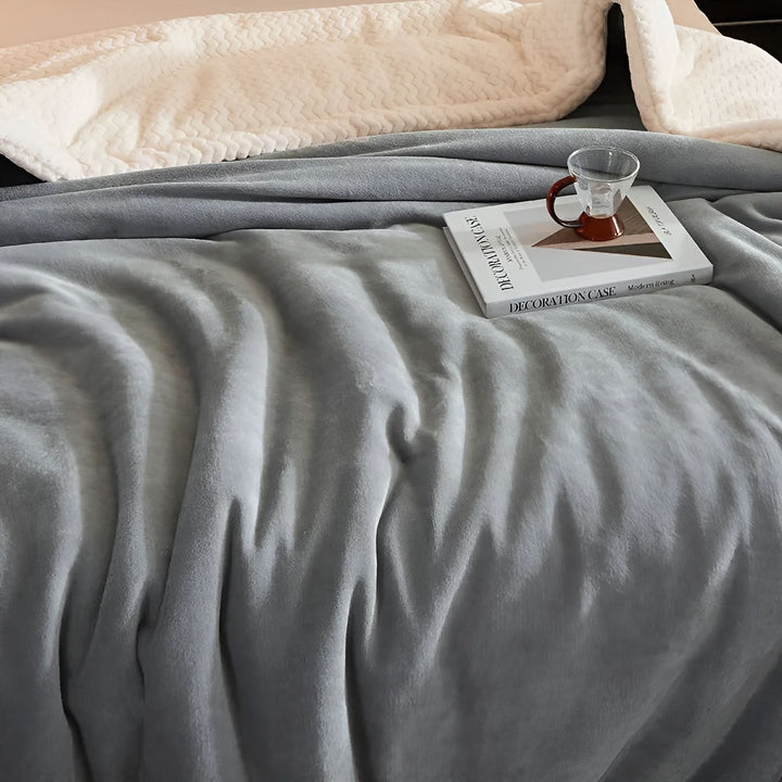 BowLift | DOWNLOFT - Three-layer Soft Blanket