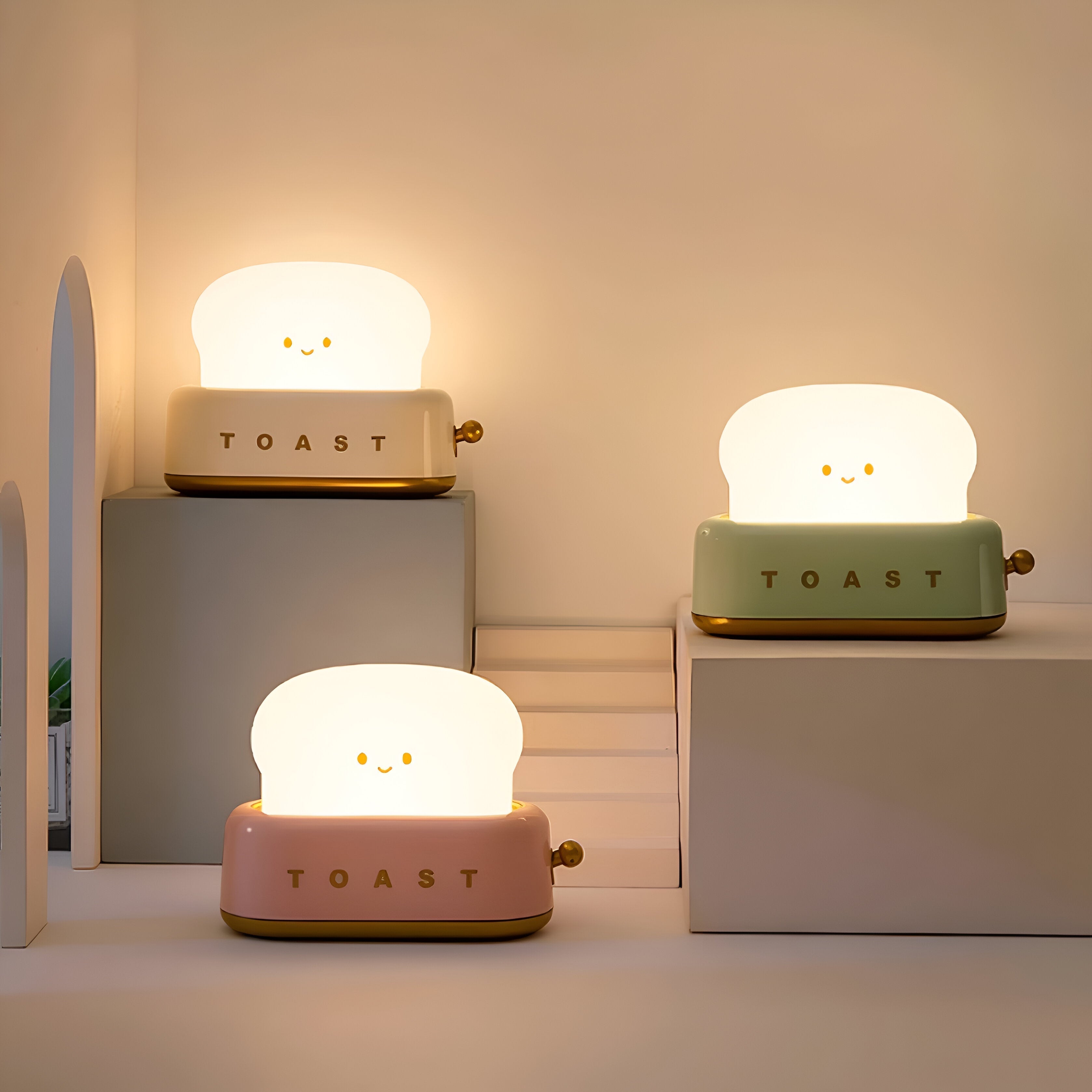 BowLift | TinyToast Table Lamp – Portable Toaster-Shaped Night Light with Dimmable LED & USB Port