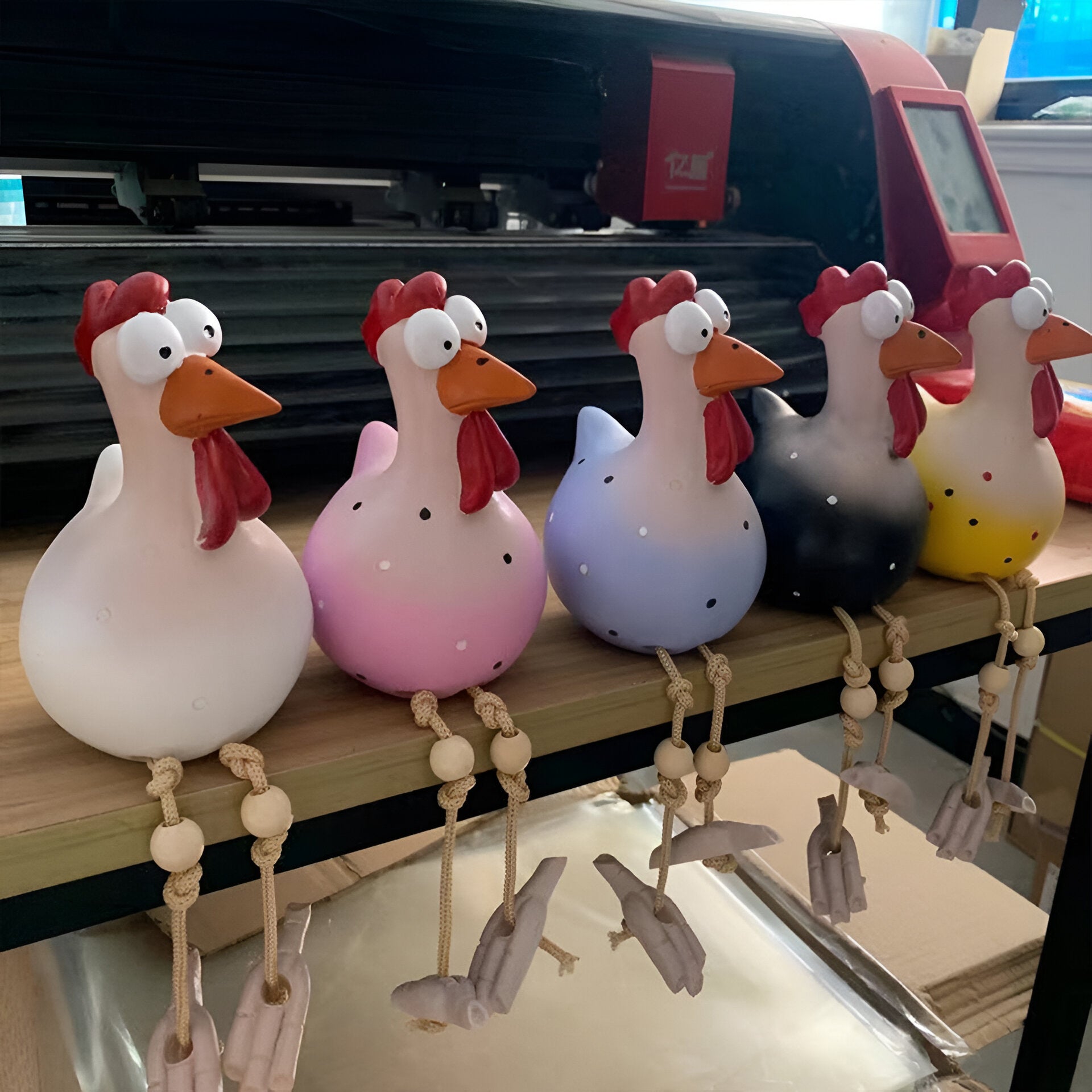 BowLift | Large Eyes Chicken Statue - Weatherproof Resin Craft - Rooster Garden Statue