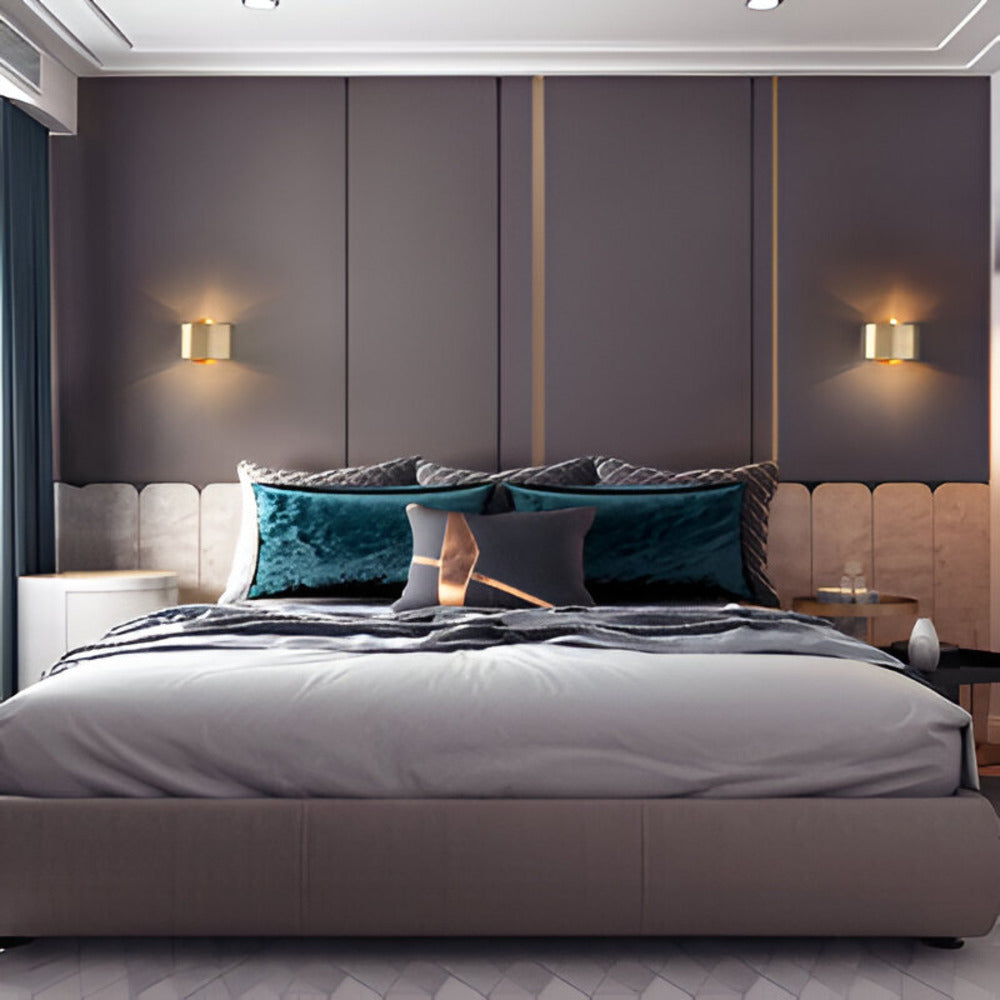 BowLift | Golden Minimalist Wall Lamp