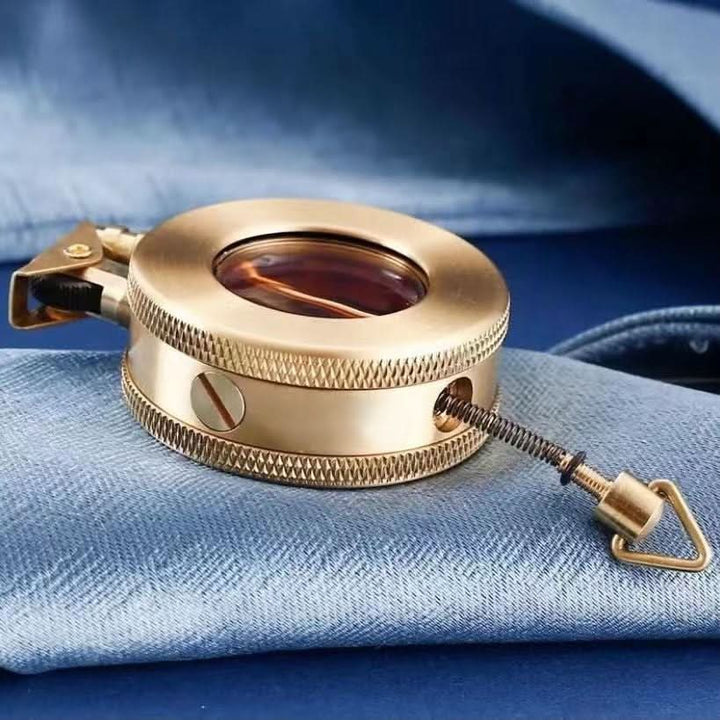 BowLift | Retro storm lighter with sturdy metal housing