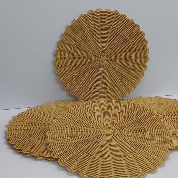 BowLift | 6-piece Set Thicker Rattan Table Set