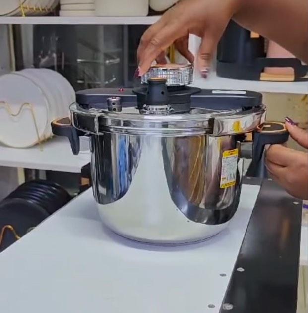 BowLift | 6-Liter-Pressure Cooker