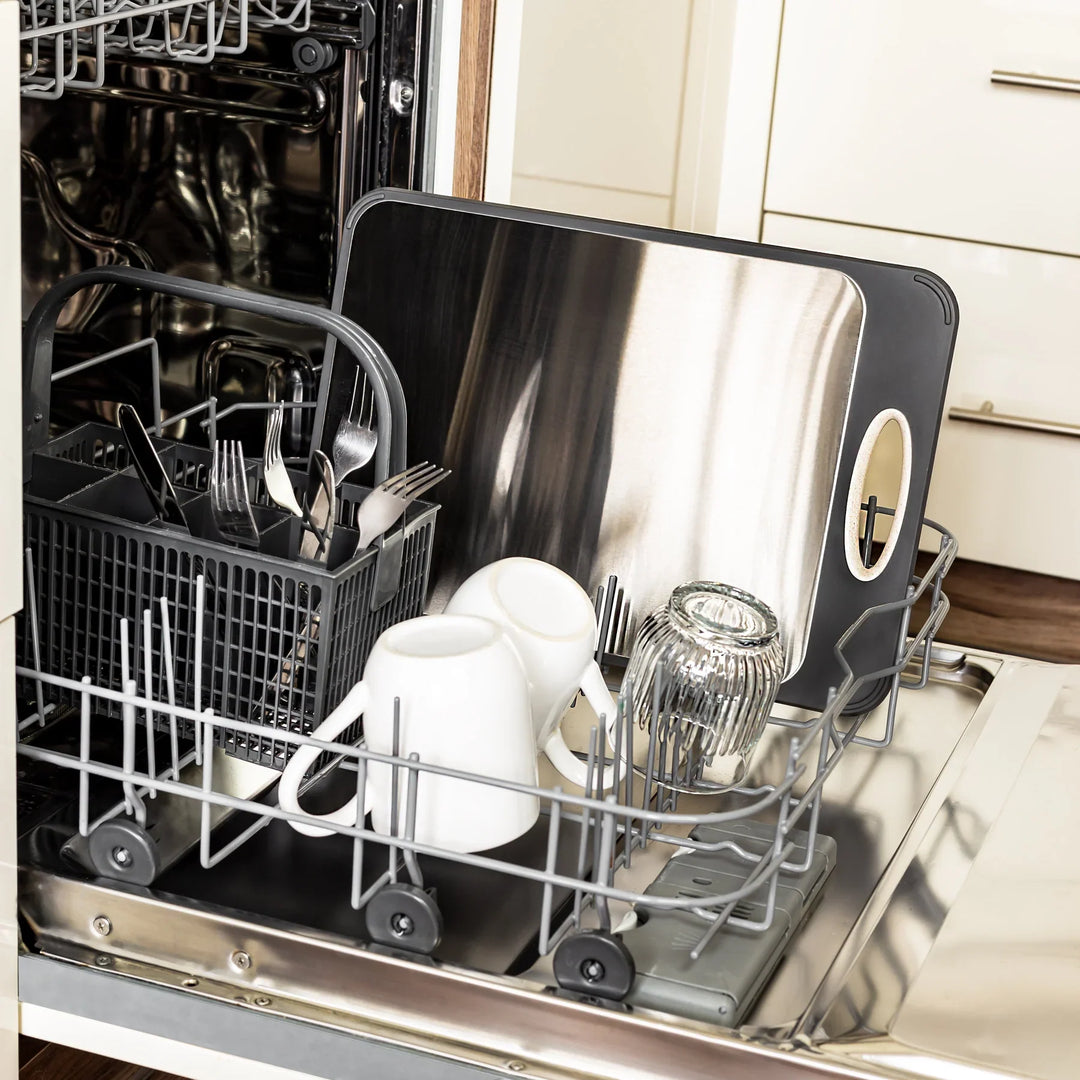 BowLift | Hygienic stainless steel cutting board with non-slip handle for precise cutting