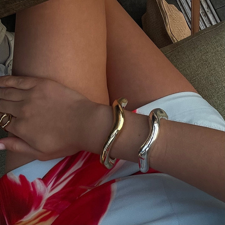 BowLift | Elegant Open Gold Bracelet – Stylish Highlight for Your Look