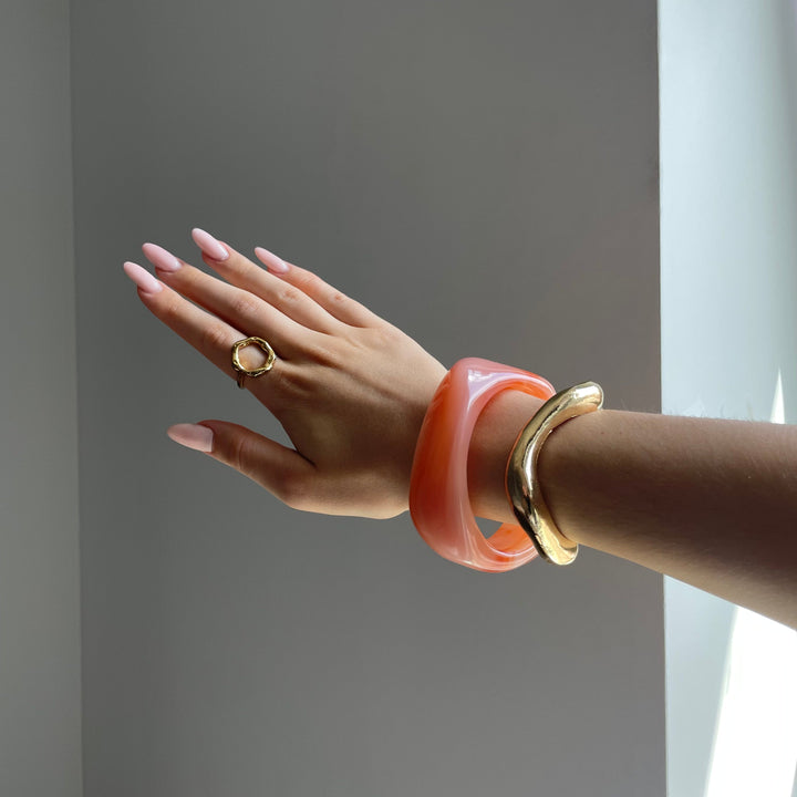 BowLift | Gold bracelet in orange – A stylish accent for modern looks