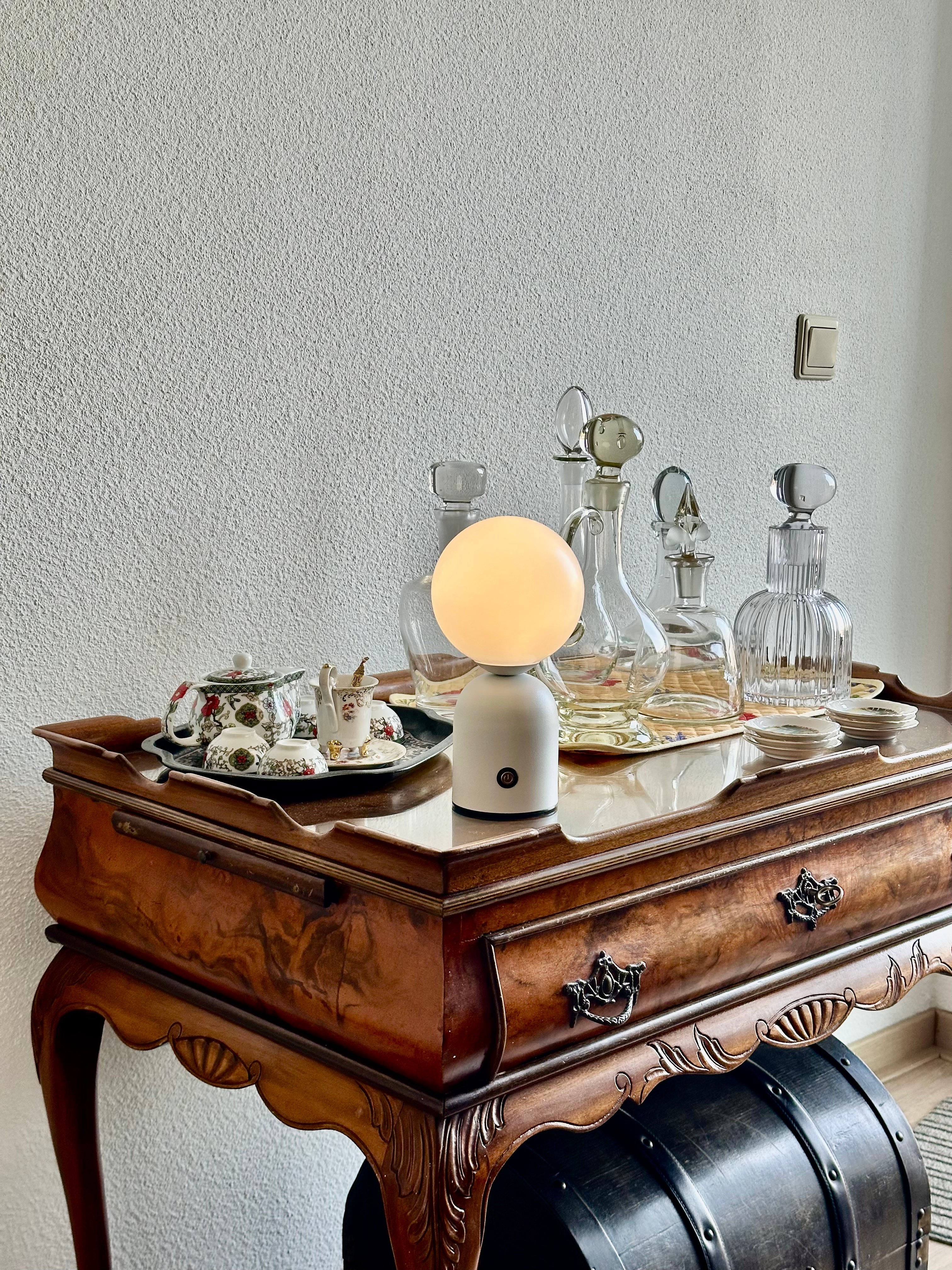 LumièreSereine – Elegant Table Lamp for Calm Atmosphere Bowlift