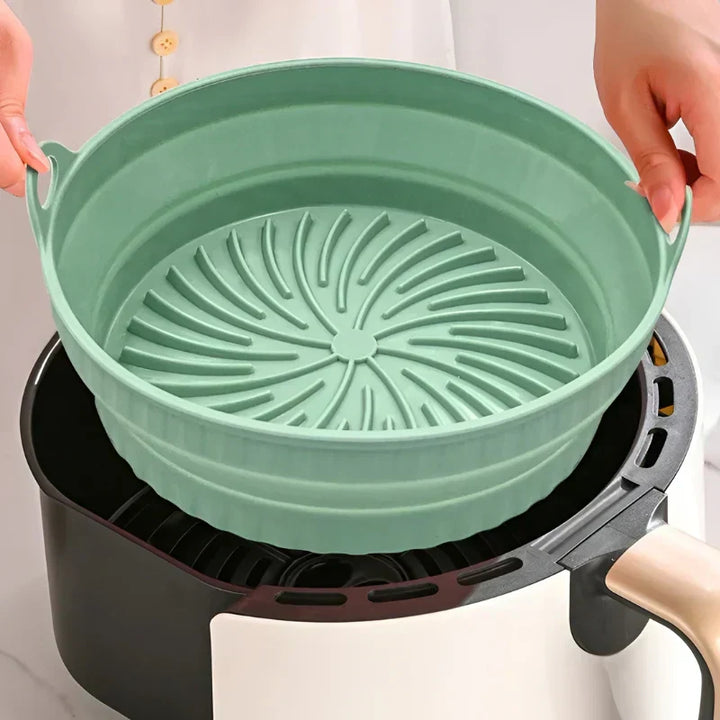 BowLift | Heat-resistant silicone insert for hot air fryers with non-stick coating